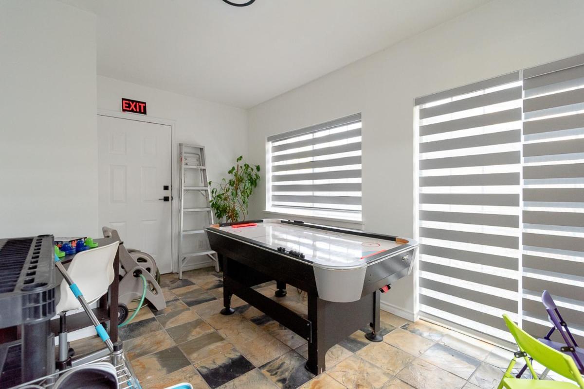 Spacious & Modern By The Beach White Rock Exterior photo
