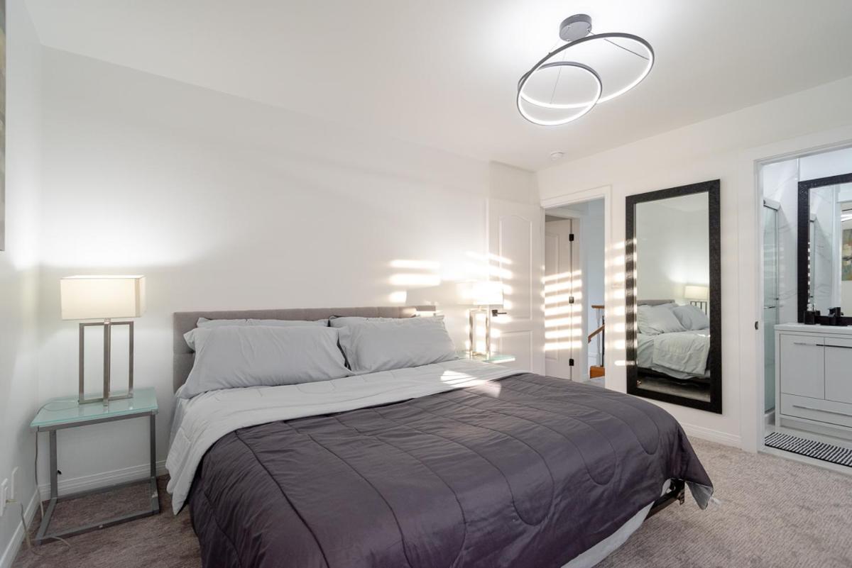 Spacious & Modern By The Beach White Rock Exterior photo